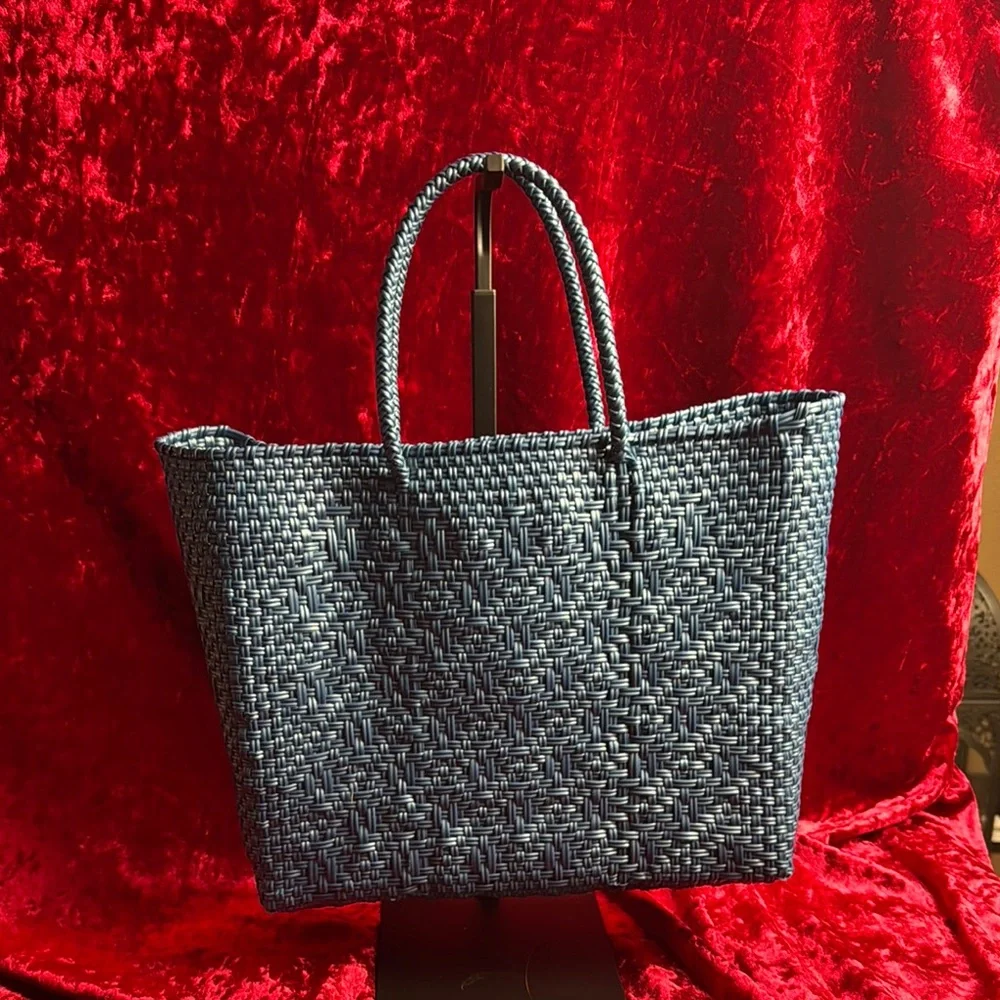 Stylish Blue Woven Tote Bag - Picture 3 of 4
